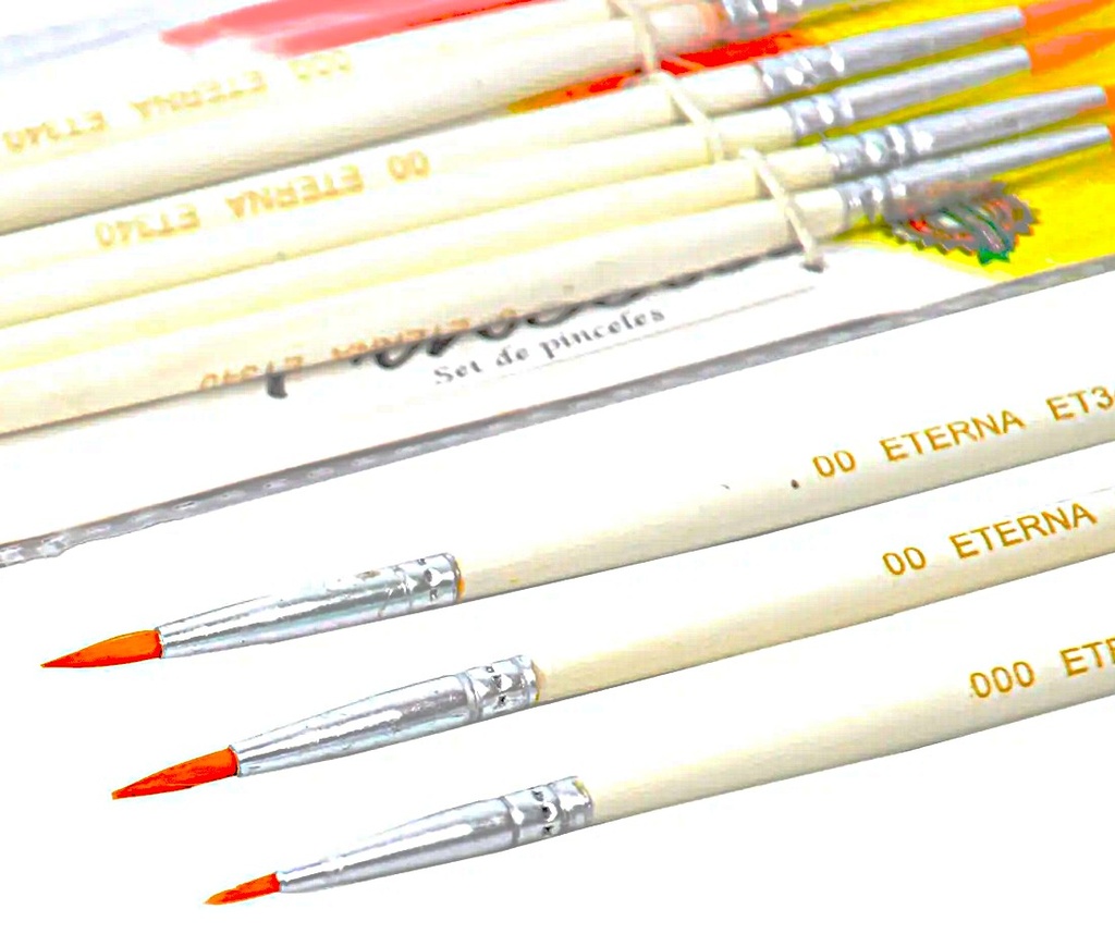 SET DE PINCELES ETERNA 000