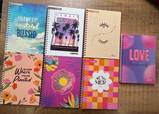 CUADERNO ACADEMICO PASTA DURA CUADRO MUJER MARFIL